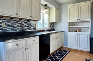 918 Rensvold Blvd, Moorhead, MN 56560 - Photo 10