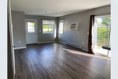 204 W Poplar Avenue #Unit B, Badger, MN 56714 - Photo 2