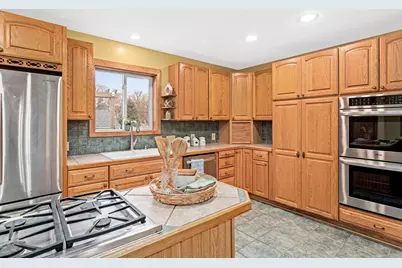 1803 Eustis Street, Saint Paul, MN 55113 - Photo 18