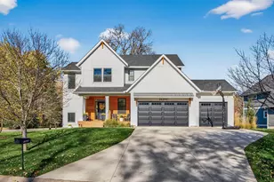 26390 Alexander Ln, Shorewood, MN 55331 - Photo 2