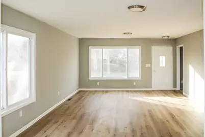 108 N Secor Street, Bricelyn, MN 56014 - Photo 2