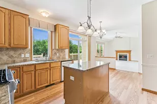 13150 Elderberry Ct, Apple Valley, MN 55124 - Photo 16