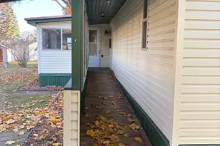 2130 White Pine Dr, Cambridge, MN 55008 - Photo 2