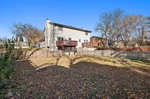 16591 Terrey Pine Dr, Eden Prairie, MN 55347 - Photo 2