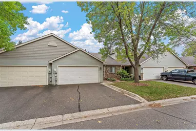 696 Monn Avenue, Vadnais Heights, MN 55127 - Photo 18