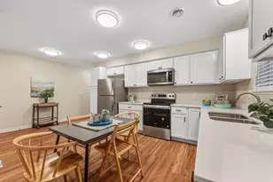 1368 Winthrop St N, Saint Paul, MN 55119 - Photo 2