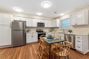 1368 Winthrop St N, Saint Paul, MN 55119 - Photo 6