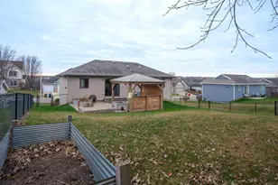 5311 Ridgeway Rd NW, Rochester, MN 55901 - Photo 4