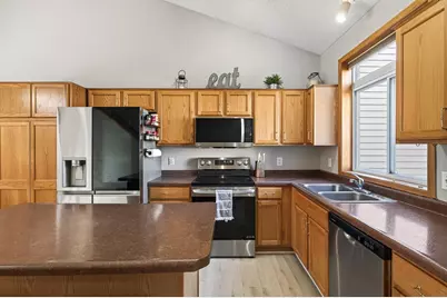 635 35th Street W, Hastings, MN 55033 - Photo 4