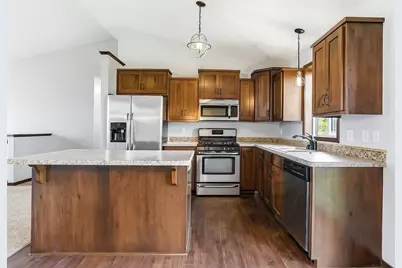 1006 Marion Street SE, Isanti, MN 55040 - Photo 8