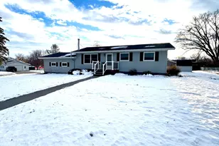506 7th St NE, Stewartville, MN 55976 - Photo 1