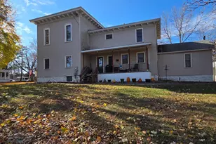 621 Elm Ave E, Waseca, MN 56093 - Photo 2