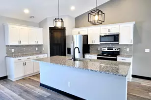 1022 Cullen St, Saint Peter, MN 56082 - Photo 2