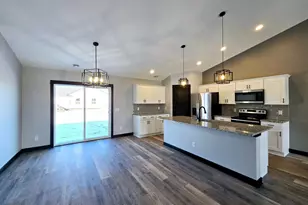 1022 Cullen St, Saint Peter, MN 56082 - Photo 6