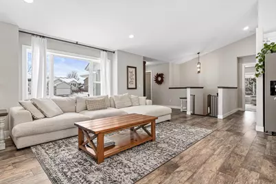 1376 Pheasant Run, New Richmond, WI 54017 - Photo 6