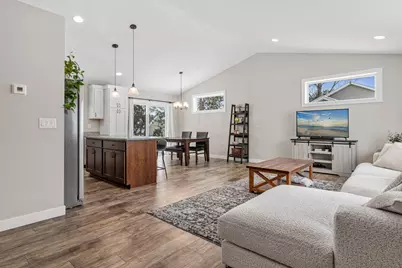 1376 Pheasant Run, New Richmond, WI 54017 - Photo 4