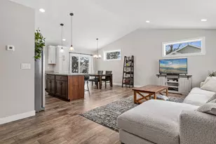 1376 Pheasant Run, New Richmond, WI 54017 - Photo 4