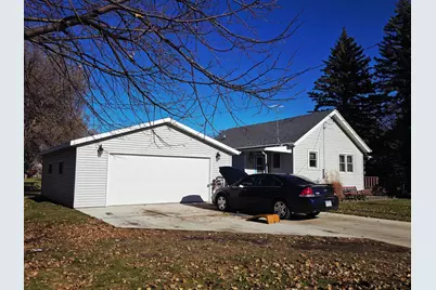 901 2nd Street NW, Pipestone, MN 56164 - Photo 2