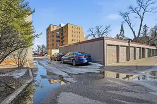 3136 W Bde Maka Ska Blvd, Minneapolis, MN 55416 - Photo 26