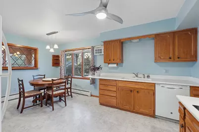 990 Hawthorne Avenue E, Saint Paul, MN 55106 - Photo 12