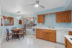 990 Hawthorne Ave E, Saint Paul, MN 55106 - Photo 12