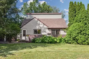 5391 Raymond Ave, Mounds View, MN 55112 - Photo 2