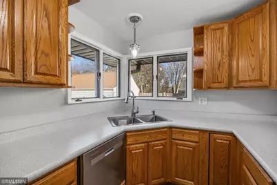 2181 Sunrise Drive N, Maplewood, MN 55117 - Photo 12