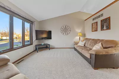 2501 Marwood Drive, Mankato, MN 56001 - Photo 2