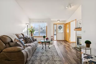 432 Sarazin St, Shakopee, MN 55379 - Photo 10