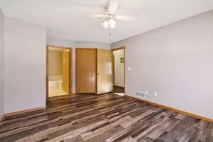 432 Sarazin St, Shakopee, MN 55379 - Photo 32