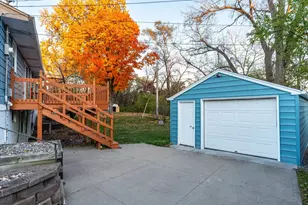 1740 Onacrest Curve, Maplewood, MN 55117 - Photo 16