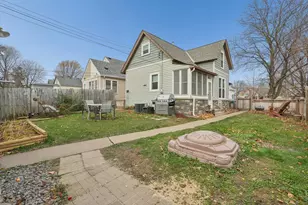 1052 Geranium Ave E, Saint Paul, MN 55106 - Photo 4