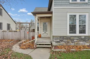 1052 Geranium Ave E, Saint Paul, MN 55106 - Photo 2