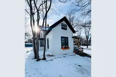 226 W Wyoming Street, Redwood Falls, MN 56283 - Photo 2