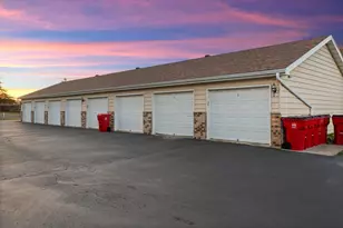 1931 Greenfield Ln SW, Rochester, MN 55902 - Photo 4