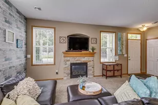 10808 Hawthorn Trail, Woodbury, MN 55129 - Photo 6