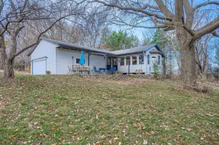 21581 Creekside Cir, Lakeville, MN 55044 - Photo 2