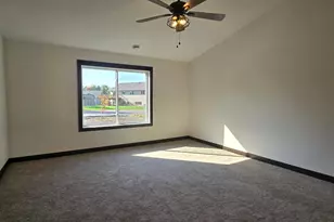 807 Pondview Dr, Arlington, MN 55307 - Photo 10