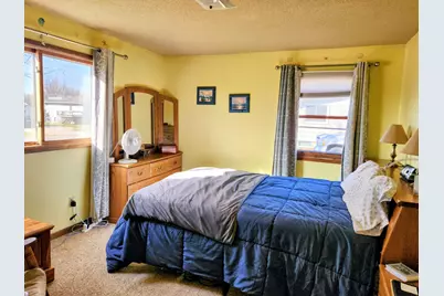 524 Hiawatha Drive, Saint Clair, MN 56080 - Photo 6