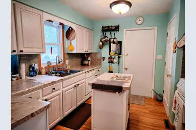 524 Hiawatha Drive, Saint Clair, MN 56080 - Photo 2