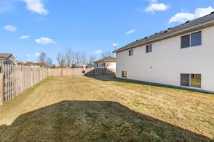 37830 Harvester Ave, North Branch, MN 55056 - Photo 4