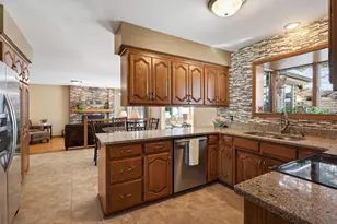 3435 Rosewood Ln N, Plymouth, MN 55441 - Photo 4