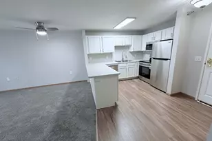 1321 Lake Dr W, Chanhassen, MN 55317 - Photo 4