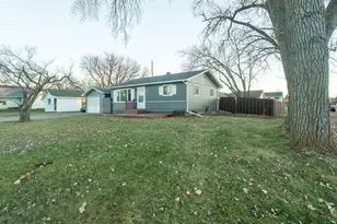 921 18th Ave N, Moorhead, MN 56560 - Photo 6