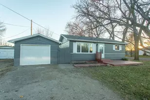921 18th Ave N, Moorhead, MN 56560 - Photo 2