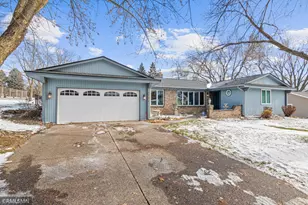 2231 Queens Dr, Woodbury, MN 55125 - Photo 1