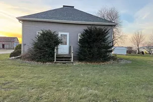 24543 630th Ave, Alden, MN 56009 - Photo 4