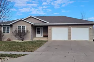 520 Harriett Dr, Marshall, MN 56258 - Photo 1