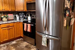 520 Harriett Dr, Marshall, MN 56258 - Photo 4