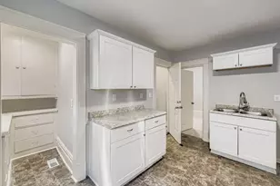 830 University Ave W, Saint Paul, MN 55104 - Photo 8